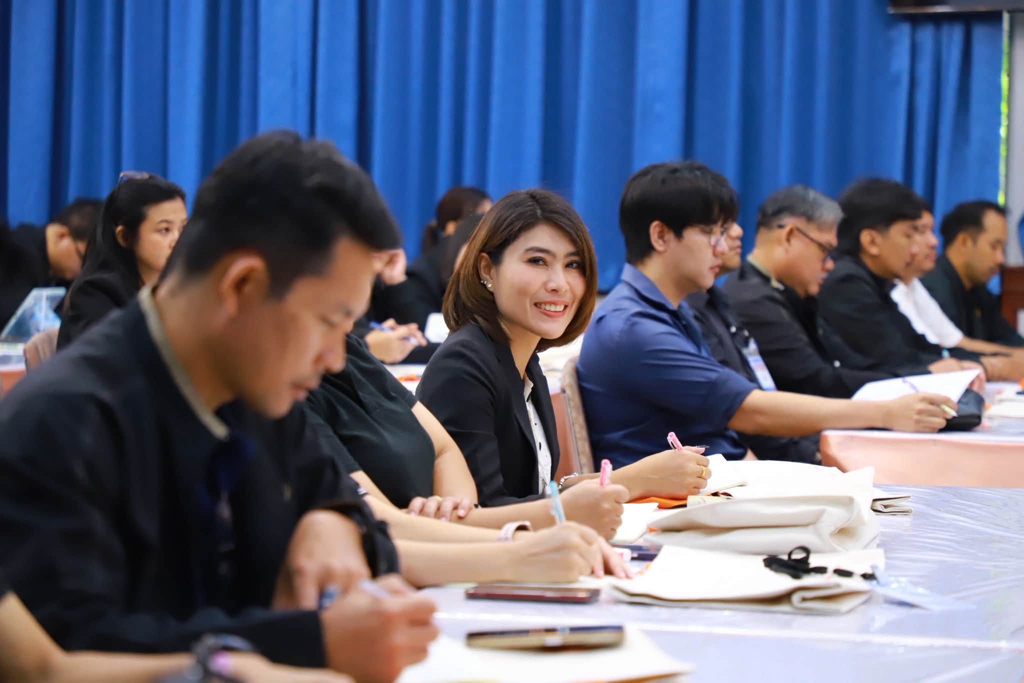 title - รองเลขาธิการ ส.ป.ก. เปิดอบรมหลักสูตร นปต. รุ่นที่ 8 ดันข้าราชการเปลี่ยนบทบาทสู่ “ผู้นำทีม” พร้อมขับเคลื่อนยุทธศาสตร์ชาติ
